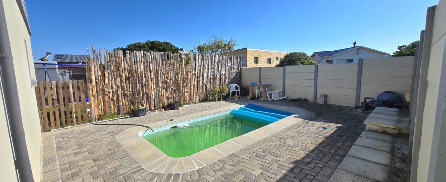 4 Bedroom Property for Sale in Franskraal Western Cape